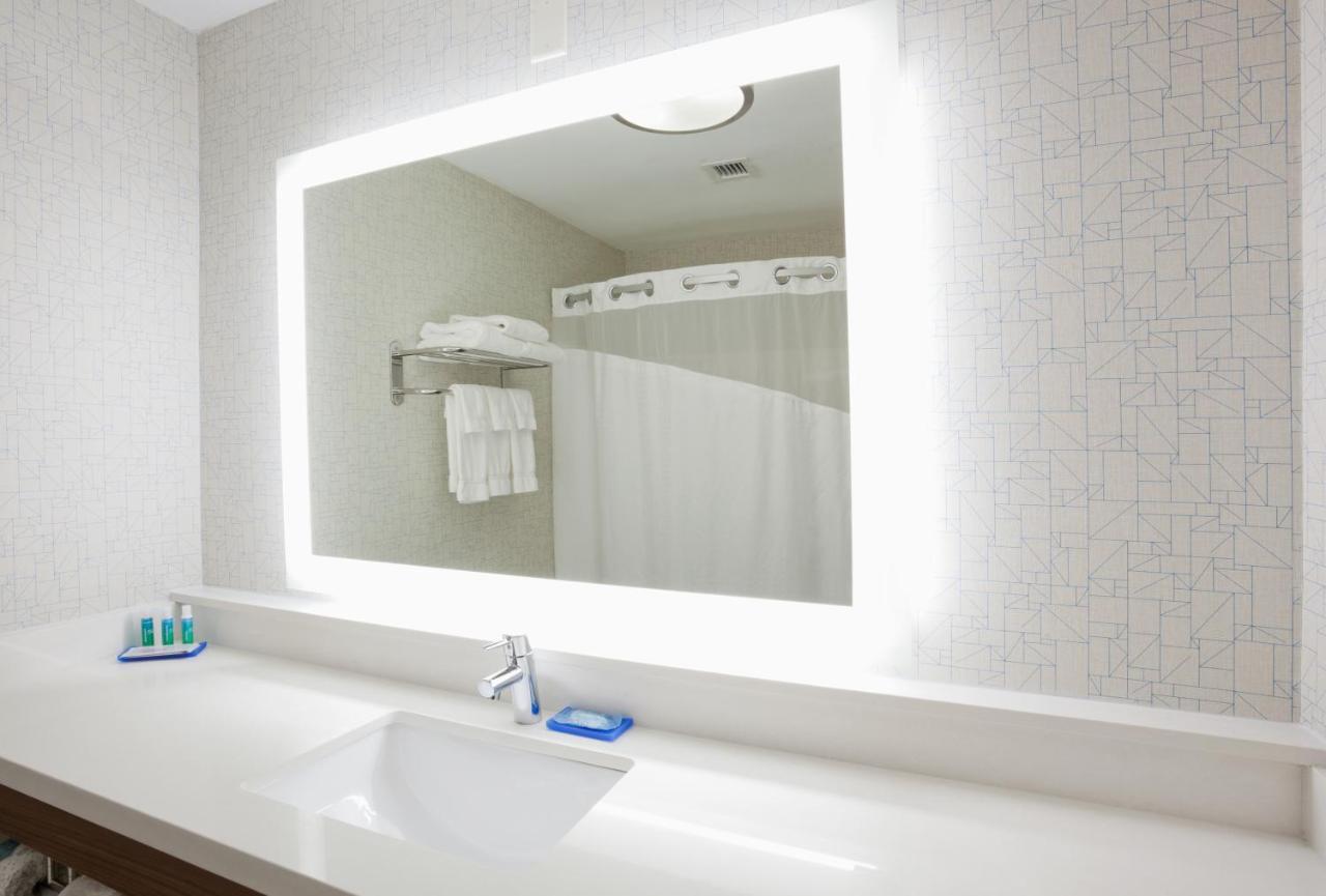Holiday Inn Express Hotel & Suites Fort Collins By Ihg Extérieur photo