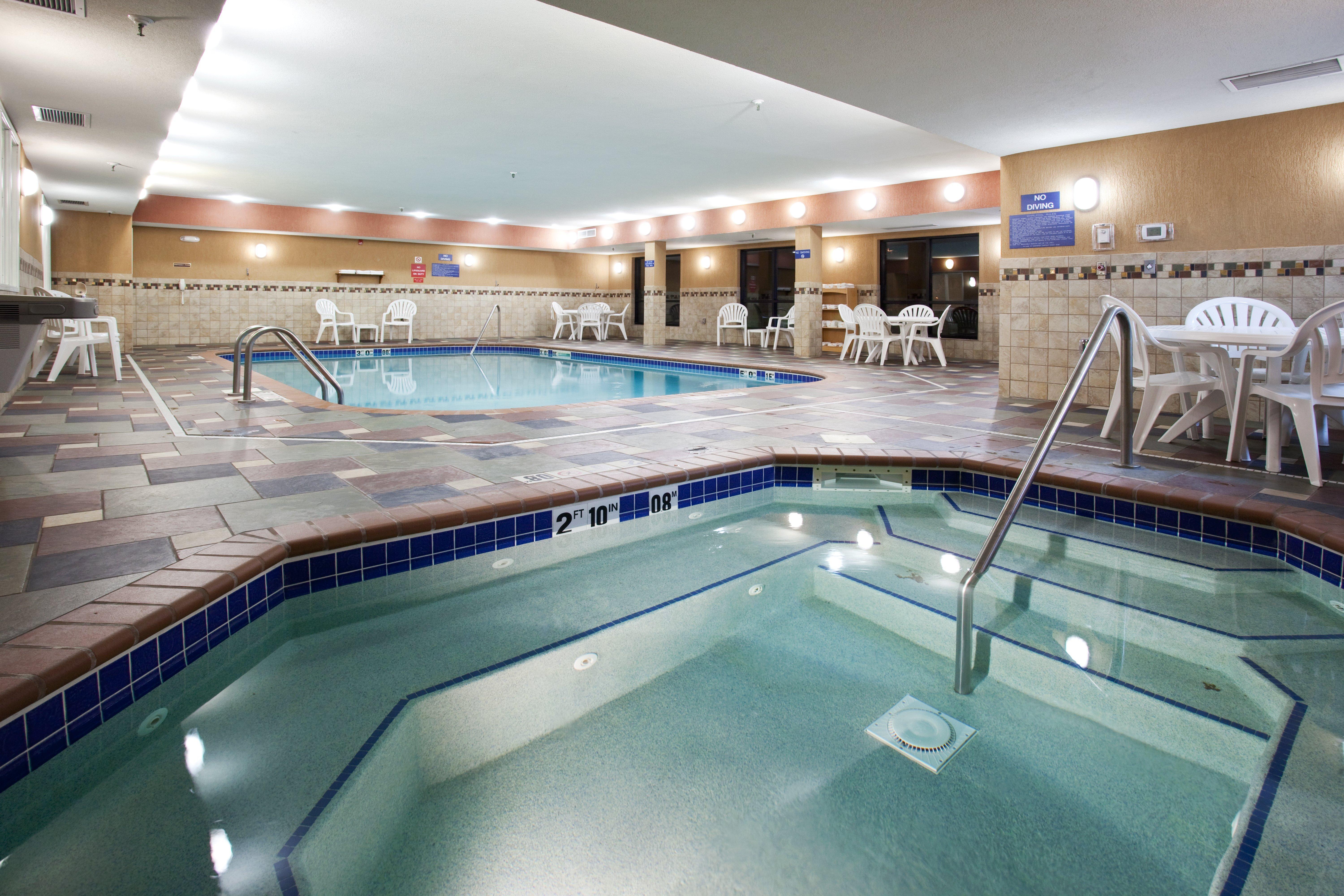 Holiday Inn Express Hotel & Suites Fort Collins By Ihg Extérieur photo
